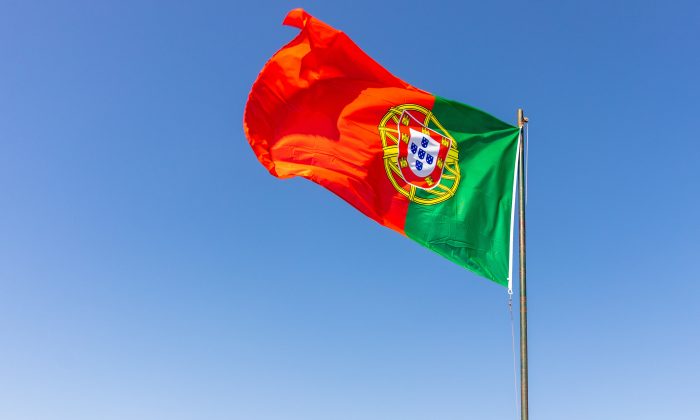 Semesp assina acordo de cooperação com entidade portuguesa