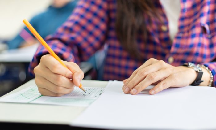 Recursos limitados em escolas carentes podem prejudicar alunos