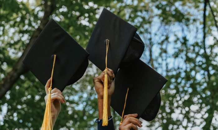 pexels-olia-danilevich-8093039